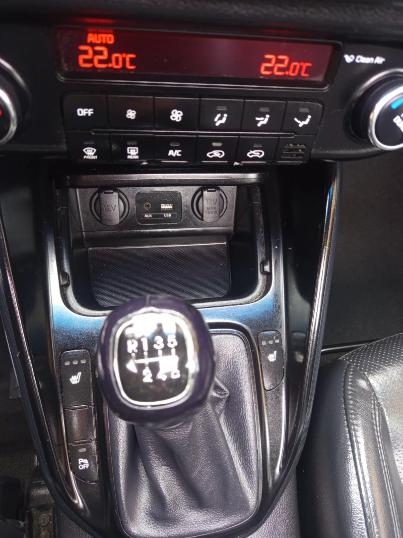 Kia Carens 1.7crdi euro 6 b, снимка 13 - Автомобили и джипове - 52865755