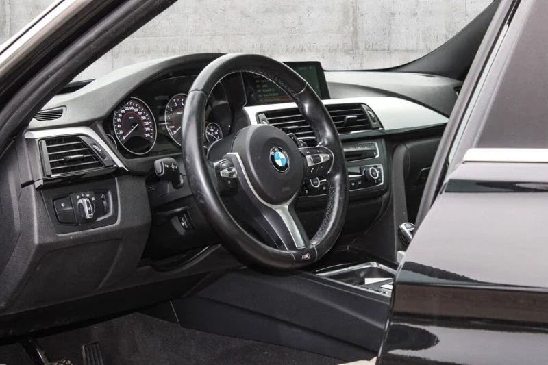 BMW 335 I * M-Package* * HeadUp* * AвтоКредит* (ЦЕНА ДО БГ, снимка 10 - Автомобили и джипове - 53151205