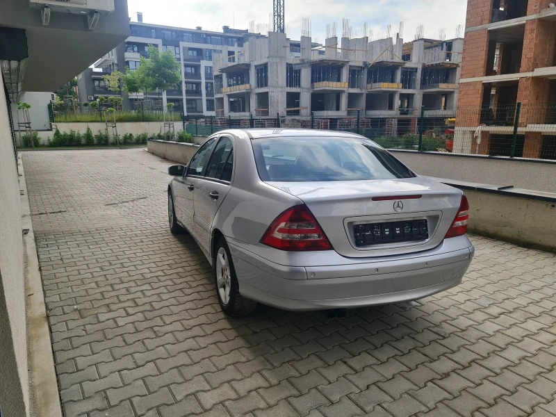 Mercedes-Benz C 180, снимка 3 - Автомобили и джипове - 53168439