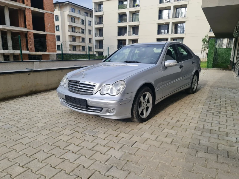 Mercedes-Benz C 180, снимка 2 - Автомобили и джипове - 53168439