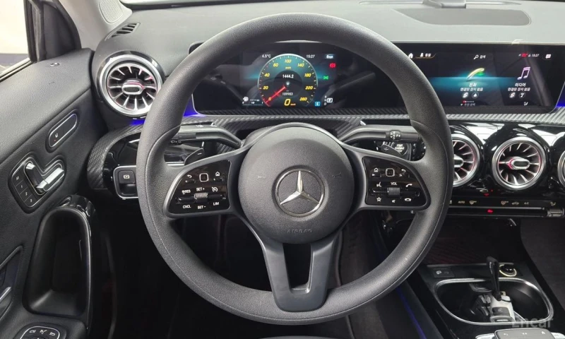 Mercedes-Benz A 220, снимка 13 - Автомобили и джипове - 53202064