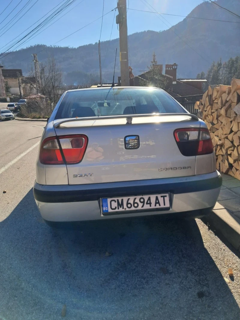 Seat Cordoba, снимка 3 - Автомобили и джипове - 53204445