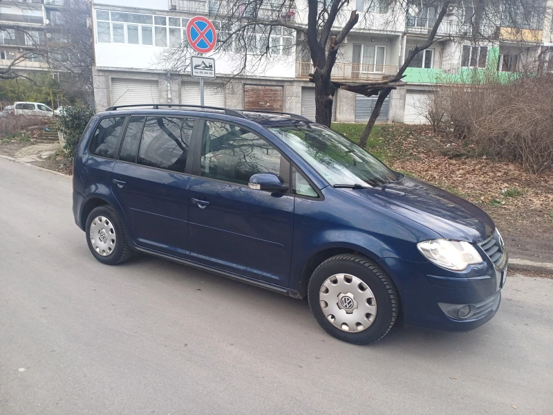 VW Touran 1.6iMPI-102KC, снимка 3 - Автомобили и джипове - 53477153