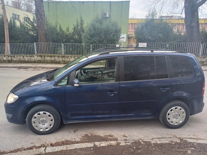 VW Touran 1.6iMPI-102KC, снимка 4 - Автомобили и джипове - 53477153