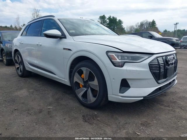 Audi E-Tron Premium Plus quattro