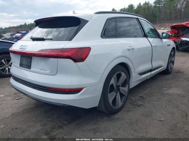 Audi E-Tron Premium Plus quattro, снимка 4 - Автомобили и джипове - 54374495