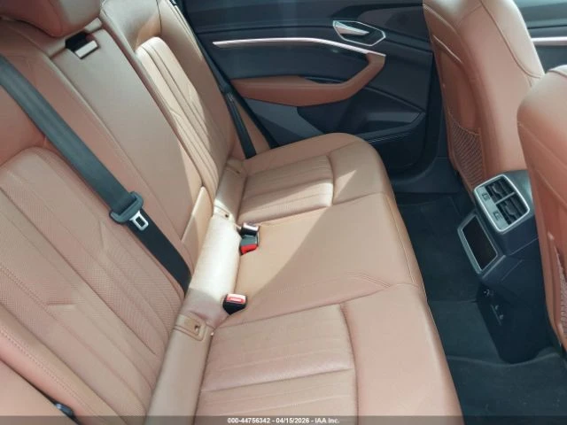 Audi E-Tron Premium Plus quattro, снимка 8 - Автомобили и джипове - 54374495