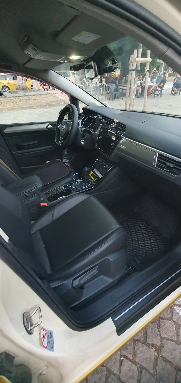 VW Touran, снимка 4 - Автомобили и джипове - 55931846