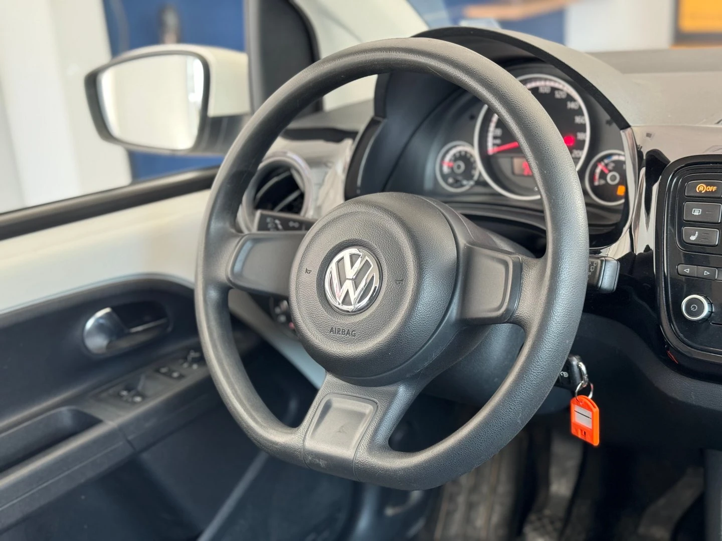 VW Up VW move up! 1.0 EcoFuel BMT - изображение 7