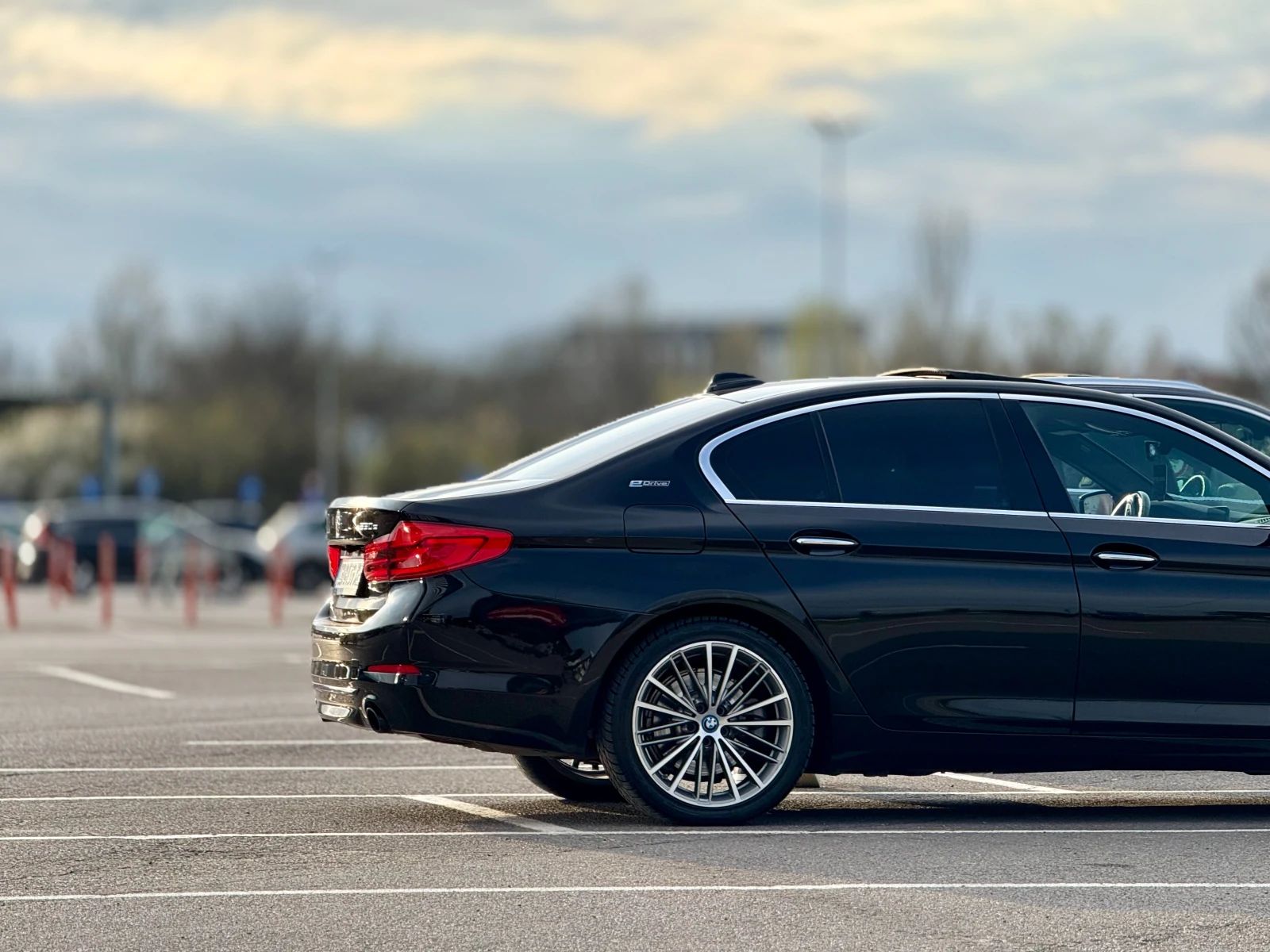 BMW 530E xDrive IPerformance Plug-in-Hybrid - изображение 5