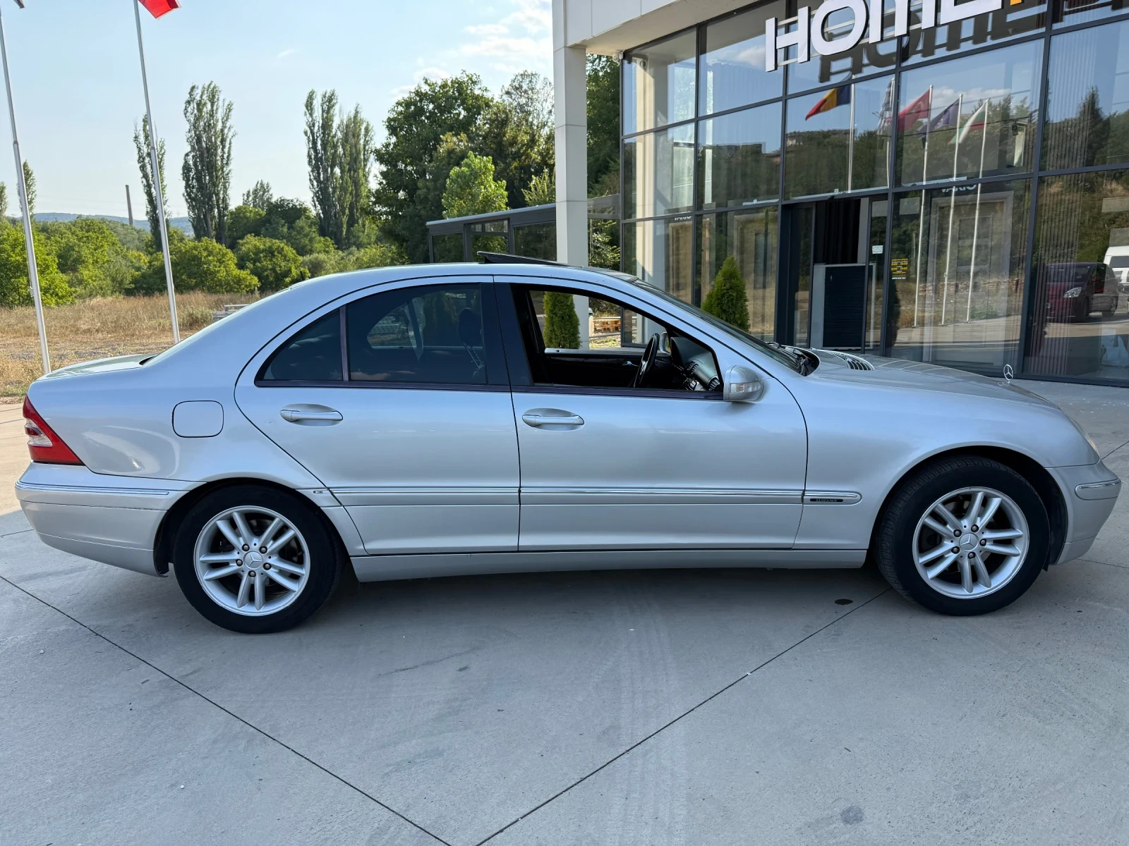 Mercedes-Benz C 200 Навигация/Кожа/Климатроник/Люк/Ел.Седалки/Памет - изображение 7
