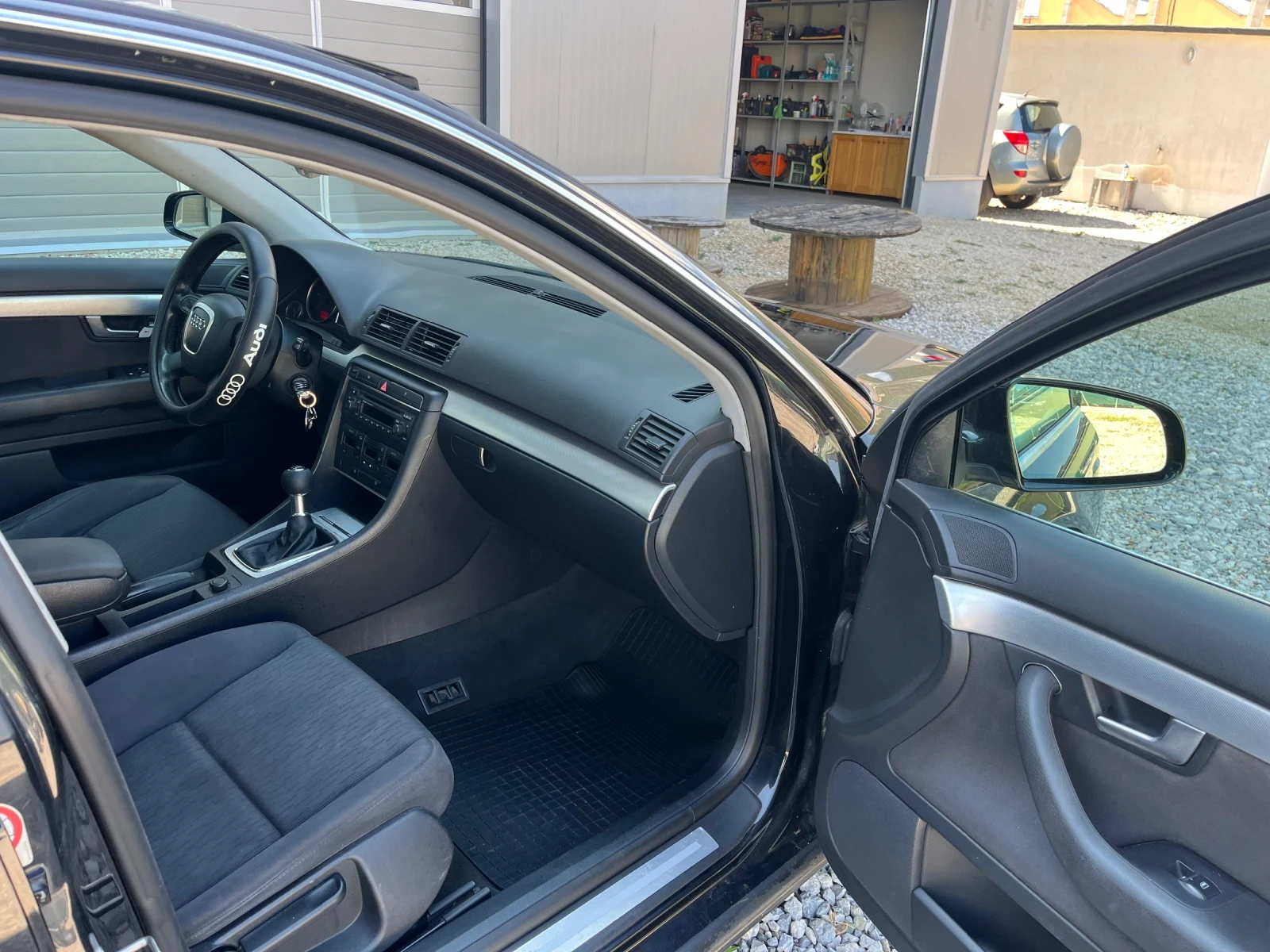 Audi A4 2.0TDI - изображение 8