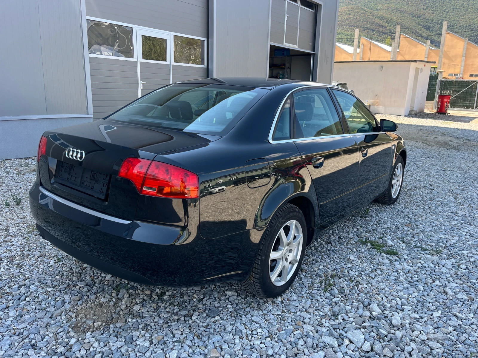 Audi A4 2.0TDI - изображение 6