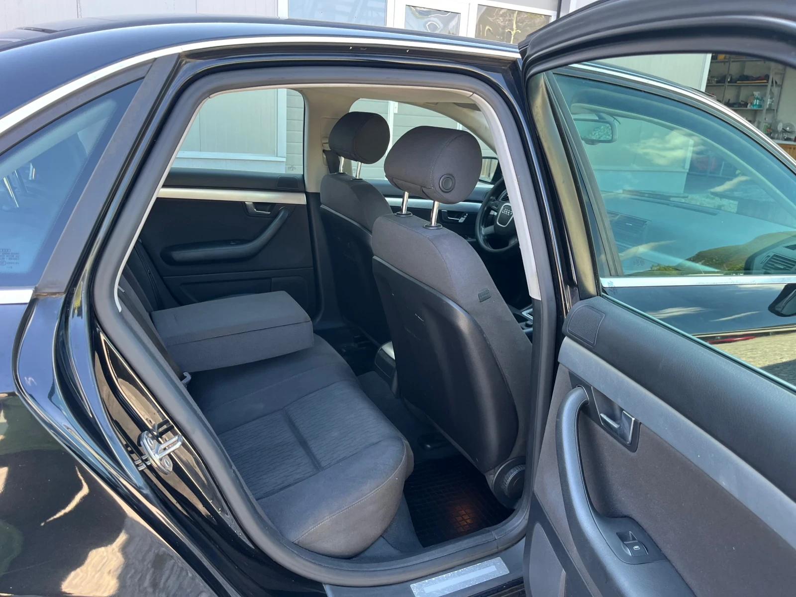 Audi A4 2.0TDI - изображение 10
