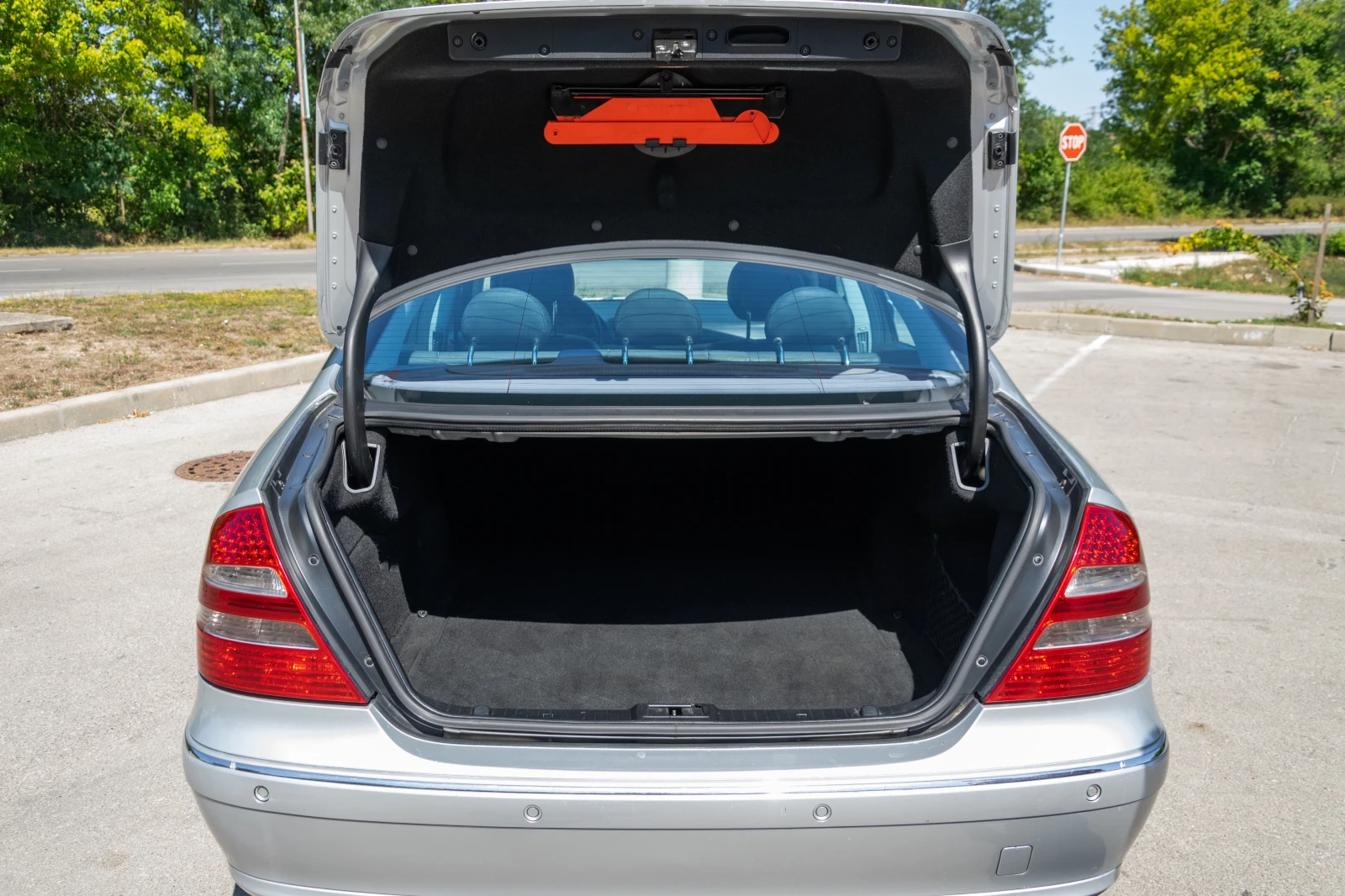 Mercedes-Benz E 320  - изображение 8