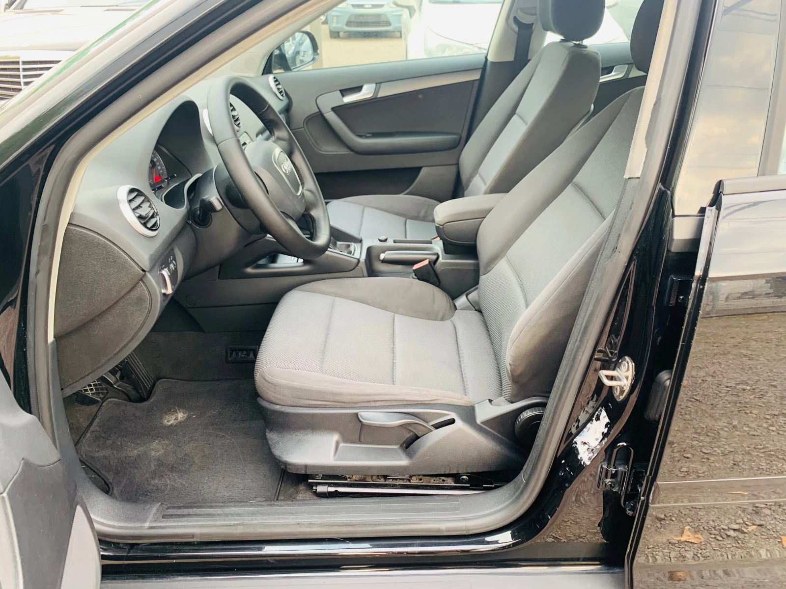Audi A3 1.6tdi 90к.с - изображение 10