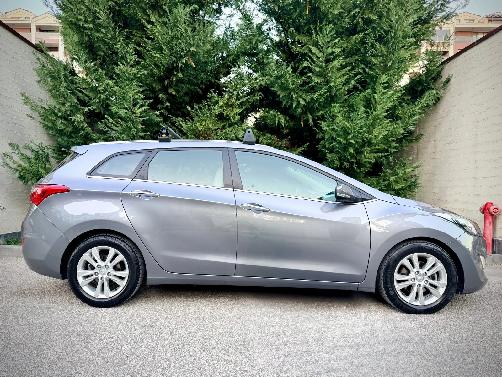 Hyundai I30 1.6CRDI PANORAMA KEYLESS-GO PODGREV NAVI  - изображение 4