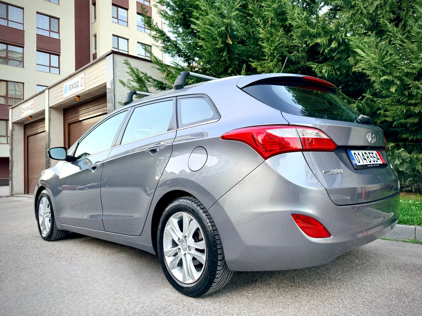 Hyundai I30 1.6CRDI PANORAMA KEYLESS-GO PODGREV NAVI  - изображение 7