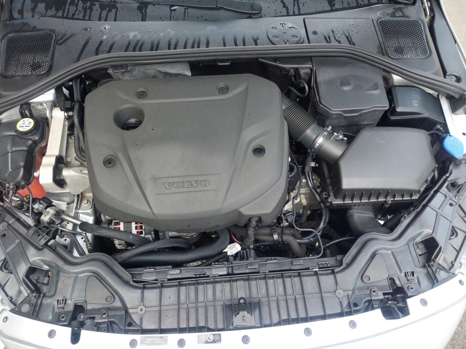 Volvo V60 2.0 d- D4 - изображение 10