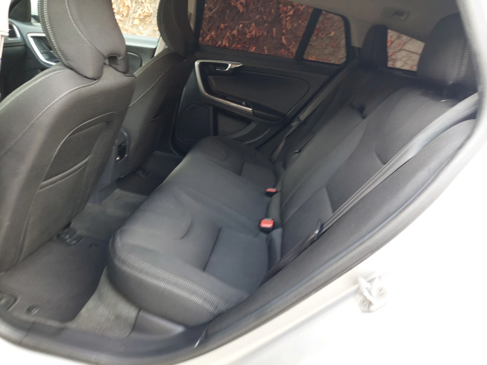 Volvo V60 2.0 d- D4 - изображение 9