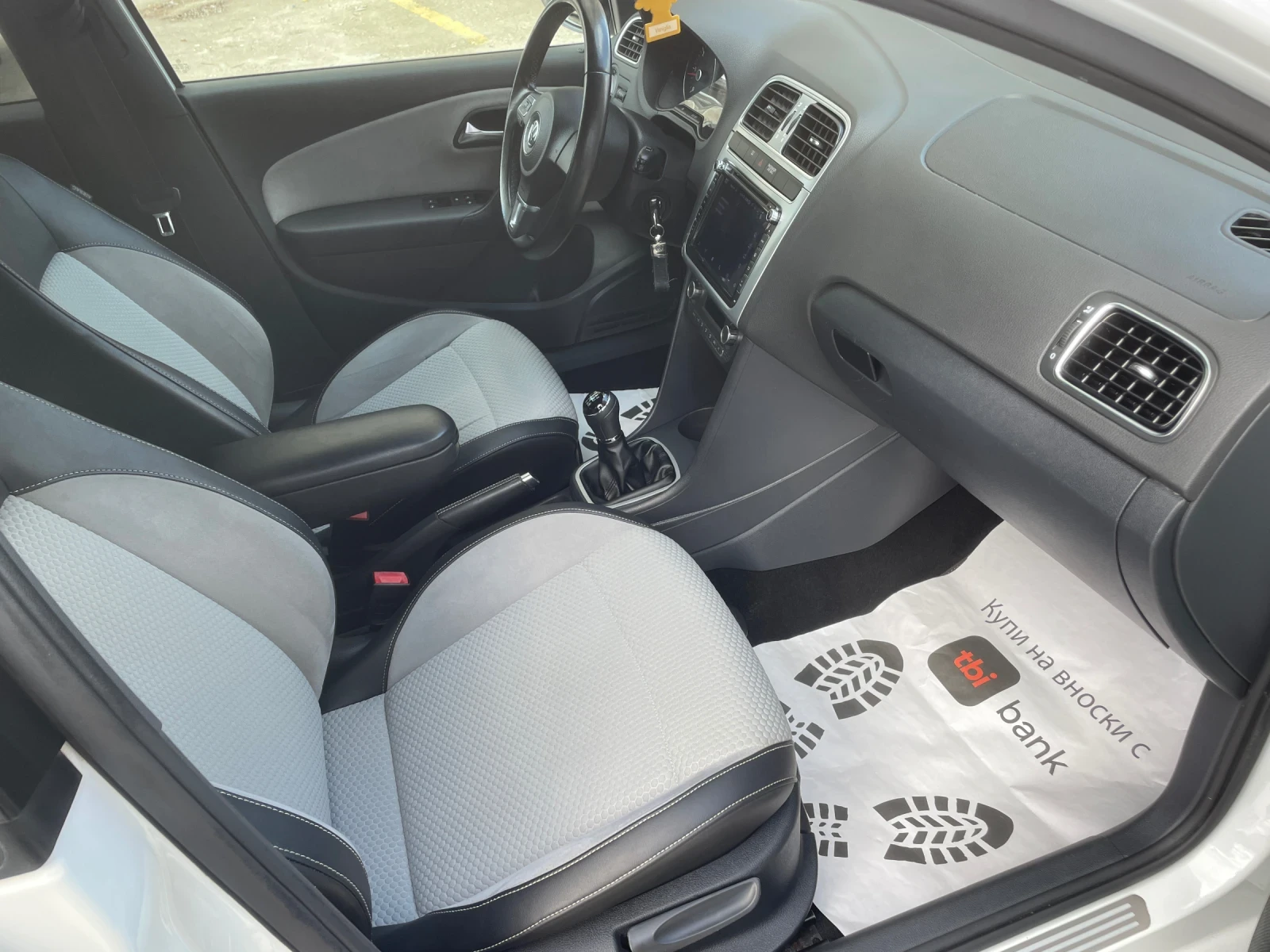 VW Polo URBAN WHITE CROSS , снимка 8 - Автомобили и джипове - 54100897