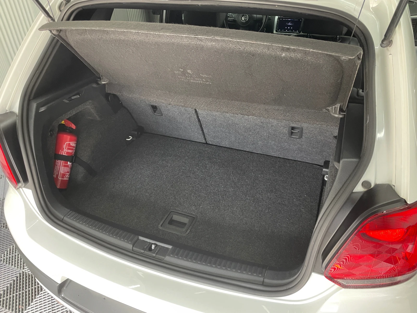 VW Polo URBAN WHITE CROSS  - изображение 10