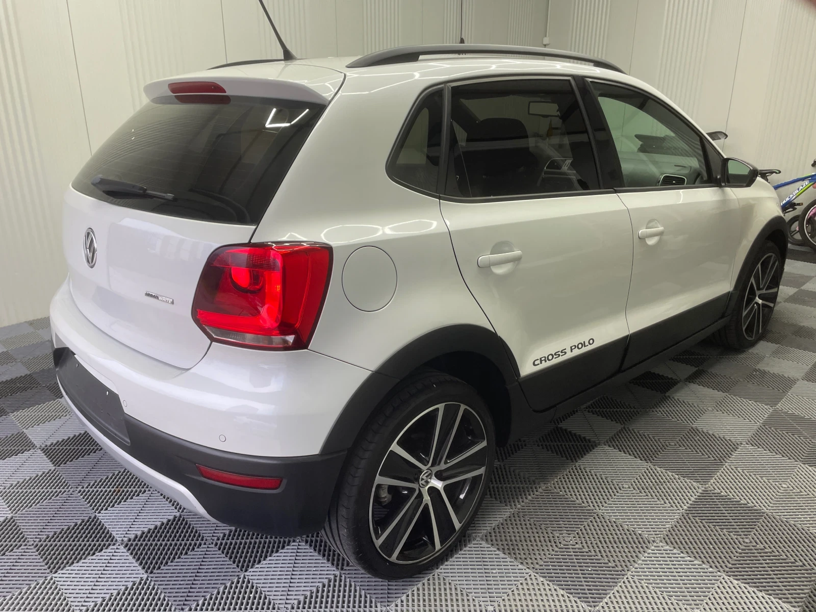 VW Polo URBAN WHITE CROSS , снимка 5 - Автомобили и джипове - 54100897