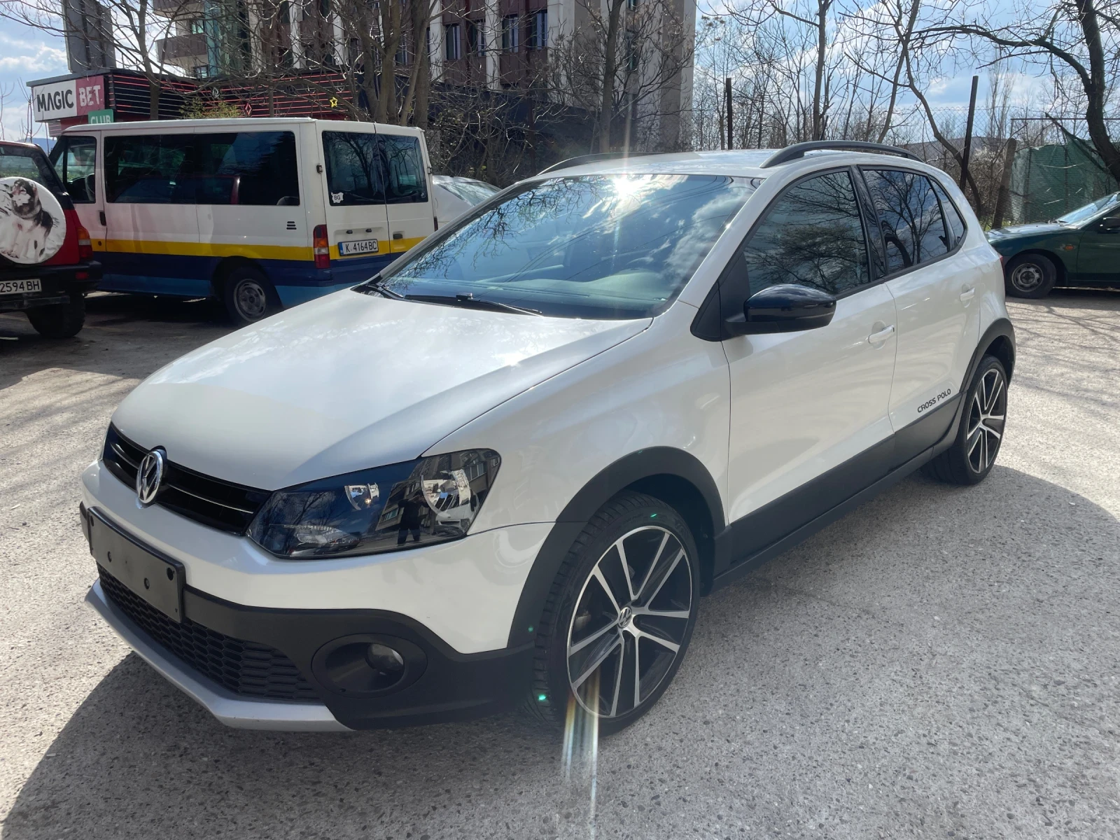 VW Polo URBAN WHITE CROSS 