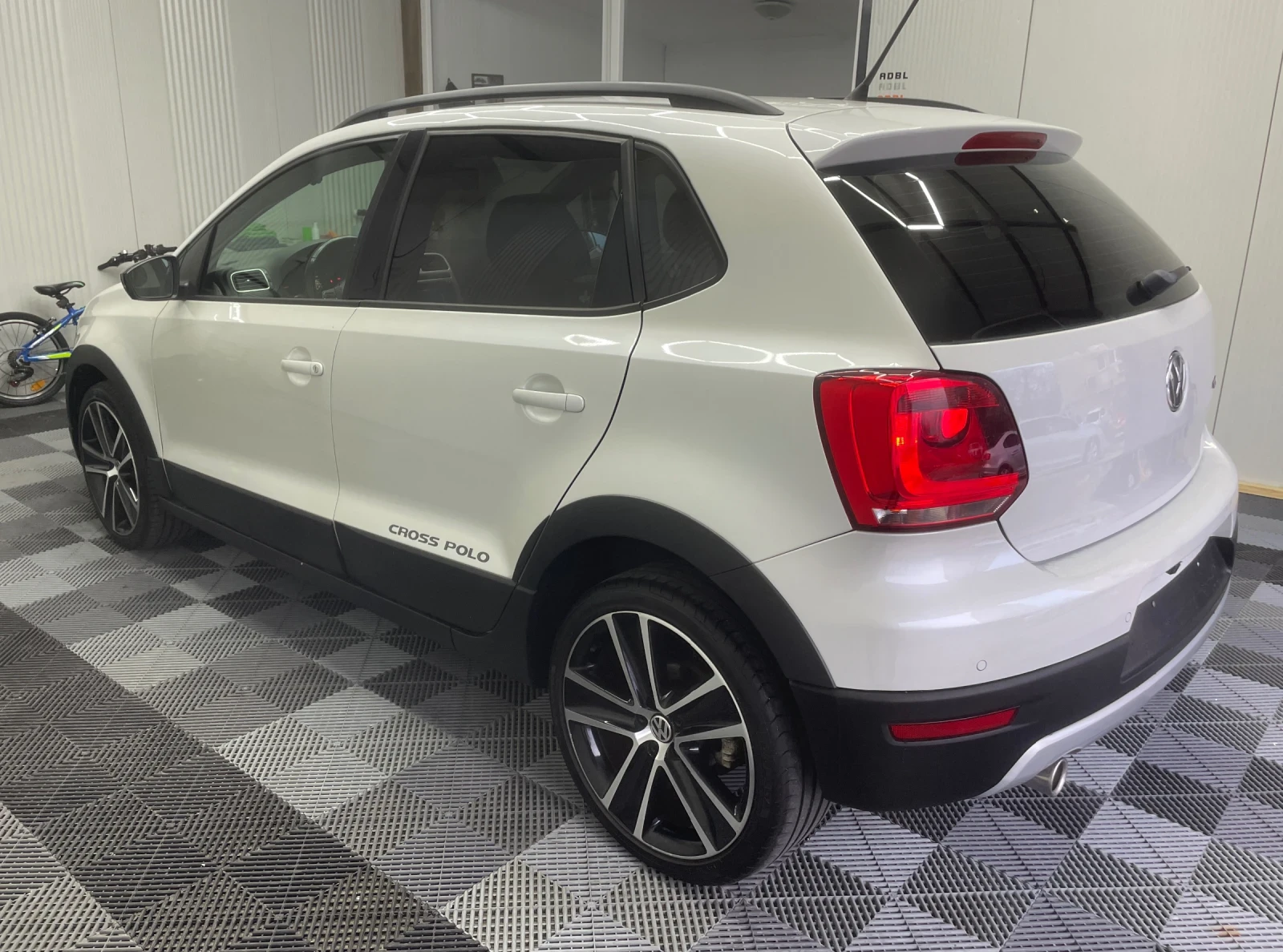 VW Polo URBAN WHITE CROSS , снимка 4 - Автомобили и джипове - 54100897