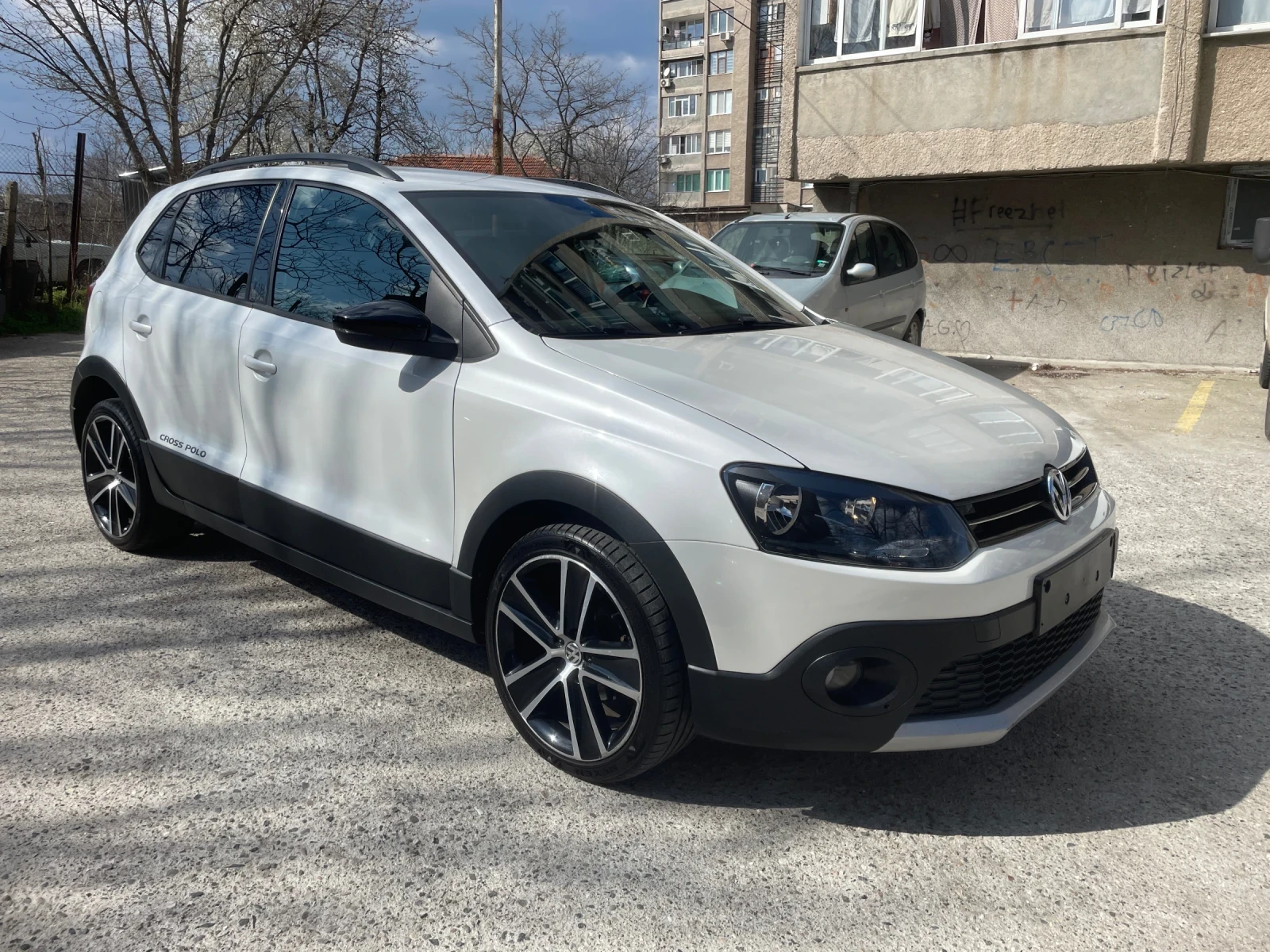 VW Polo URBAN WHITE CROSS , снимка 2 - Автомобили и джипове - 53700436