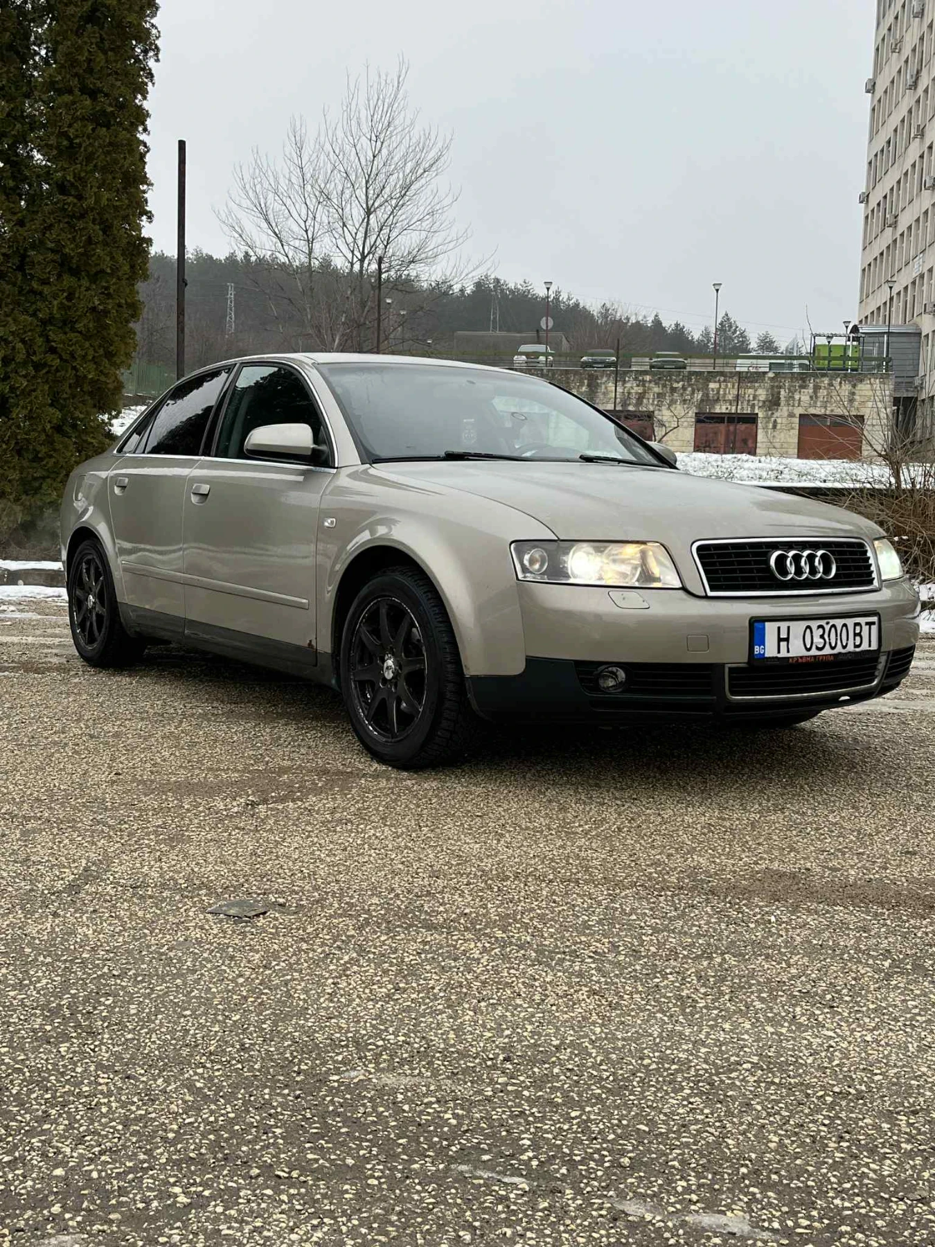 Audi A4 2.0 131 кс газ бензин 2002 г - изображение 2