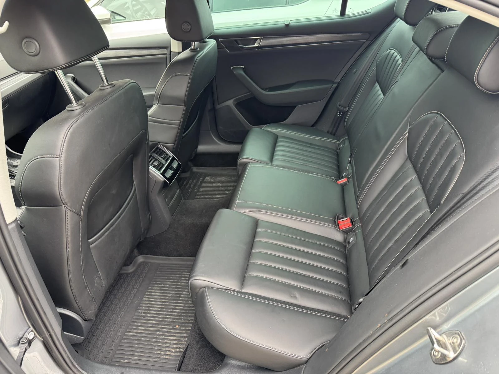 Skoda Superb 2.0 TDI / 190 к.с., 7DSG, 4x4, снимка 7 - Автомобили и джипове - 53763109