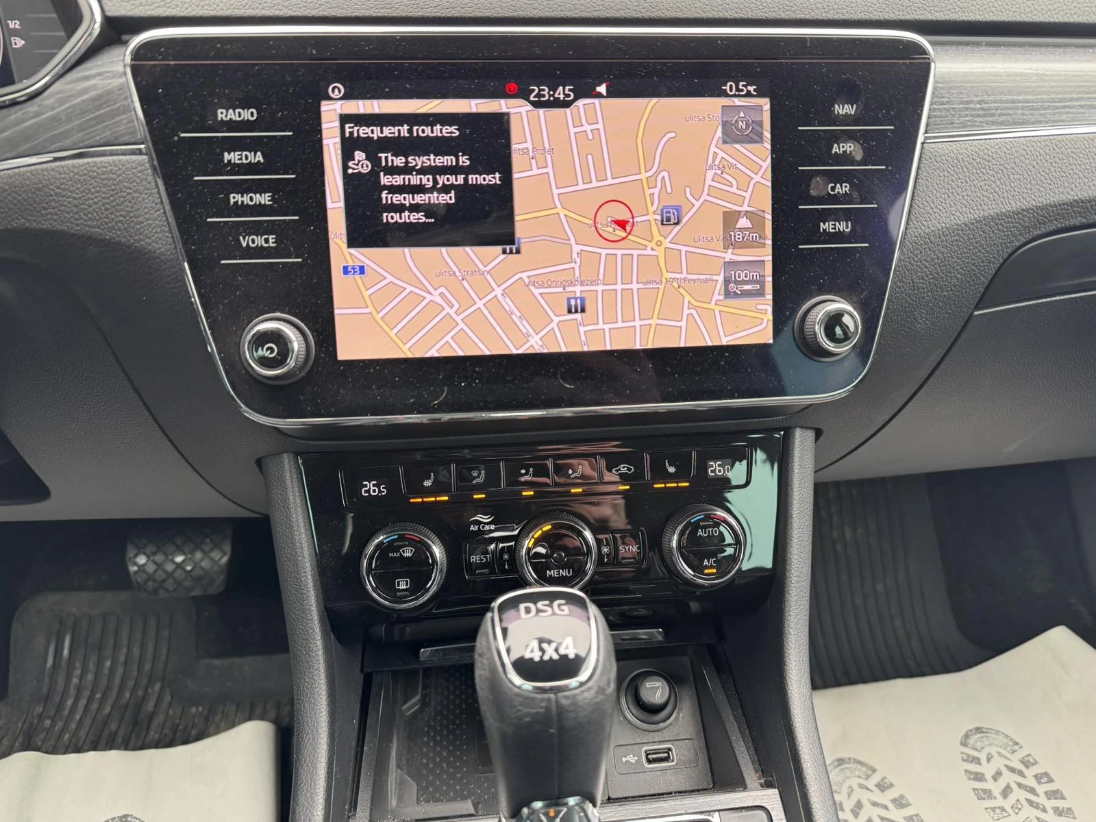 Skoda Superb 2.0 TDI / 190 к.с., 7DSG, 4x4, снимка 12 - Автомобили и джипове - 53763109