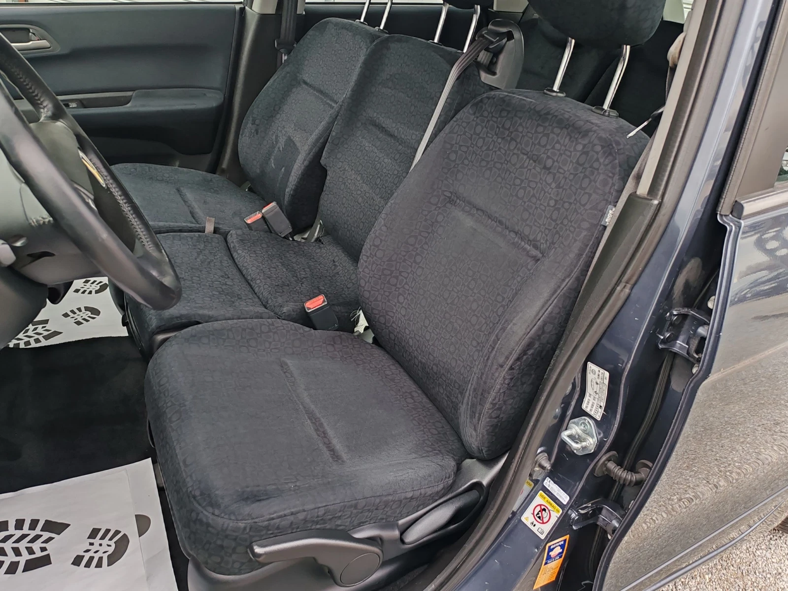 Honda Fr-v 1.7 VTec 125kc, снимка 7 - Автомобили и джипове - 54043893