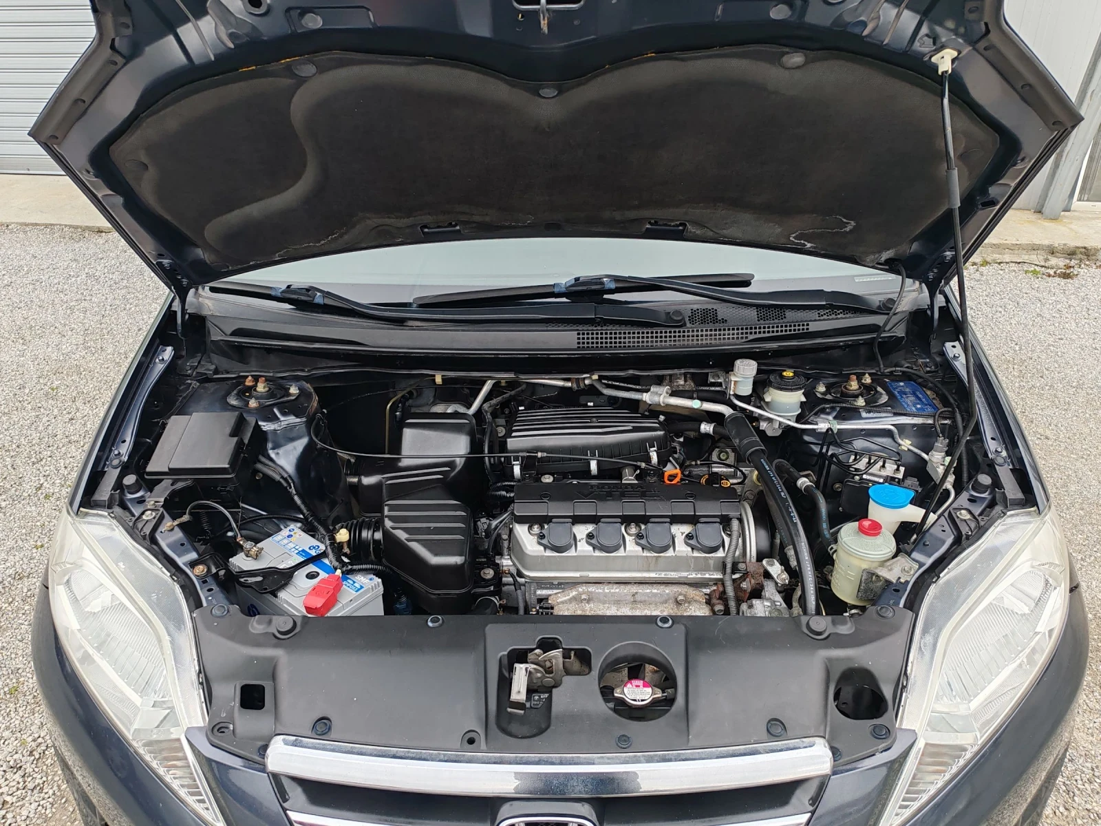 Honda Fr-v 1.7 VTec 125kc, снимка 16 - Автомобили и джипове - 54043893