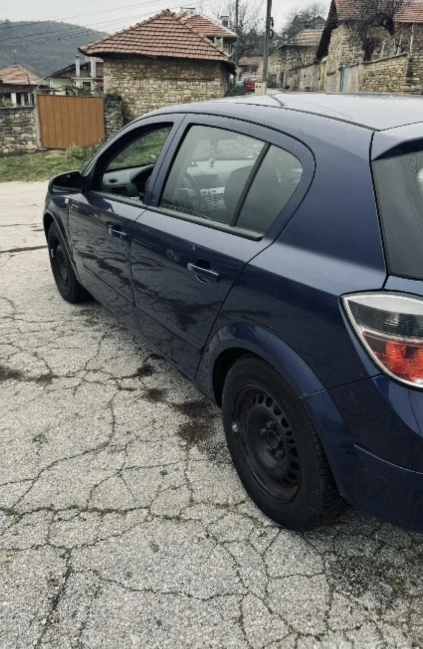Opel Astra, снимка 4 - Автомобили и джипове - 54072310
