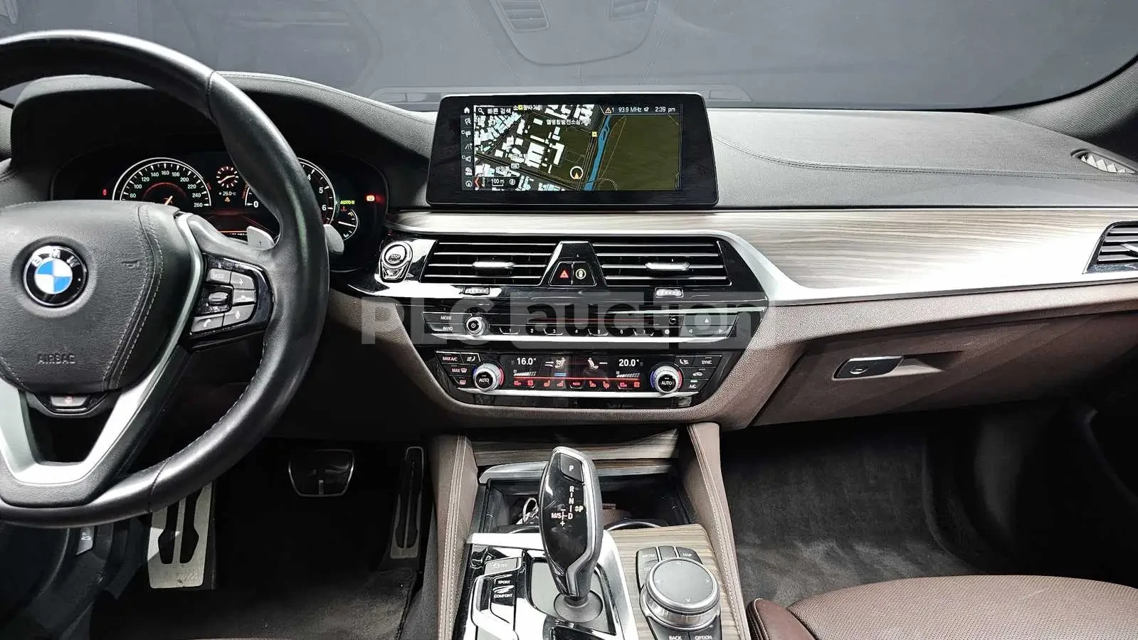 BMW 530 XDRIVE HEAD UP/360#PANO# #УНИКАТ# !FULL!, снимка 11 - Автомобили и джипове - 55187737