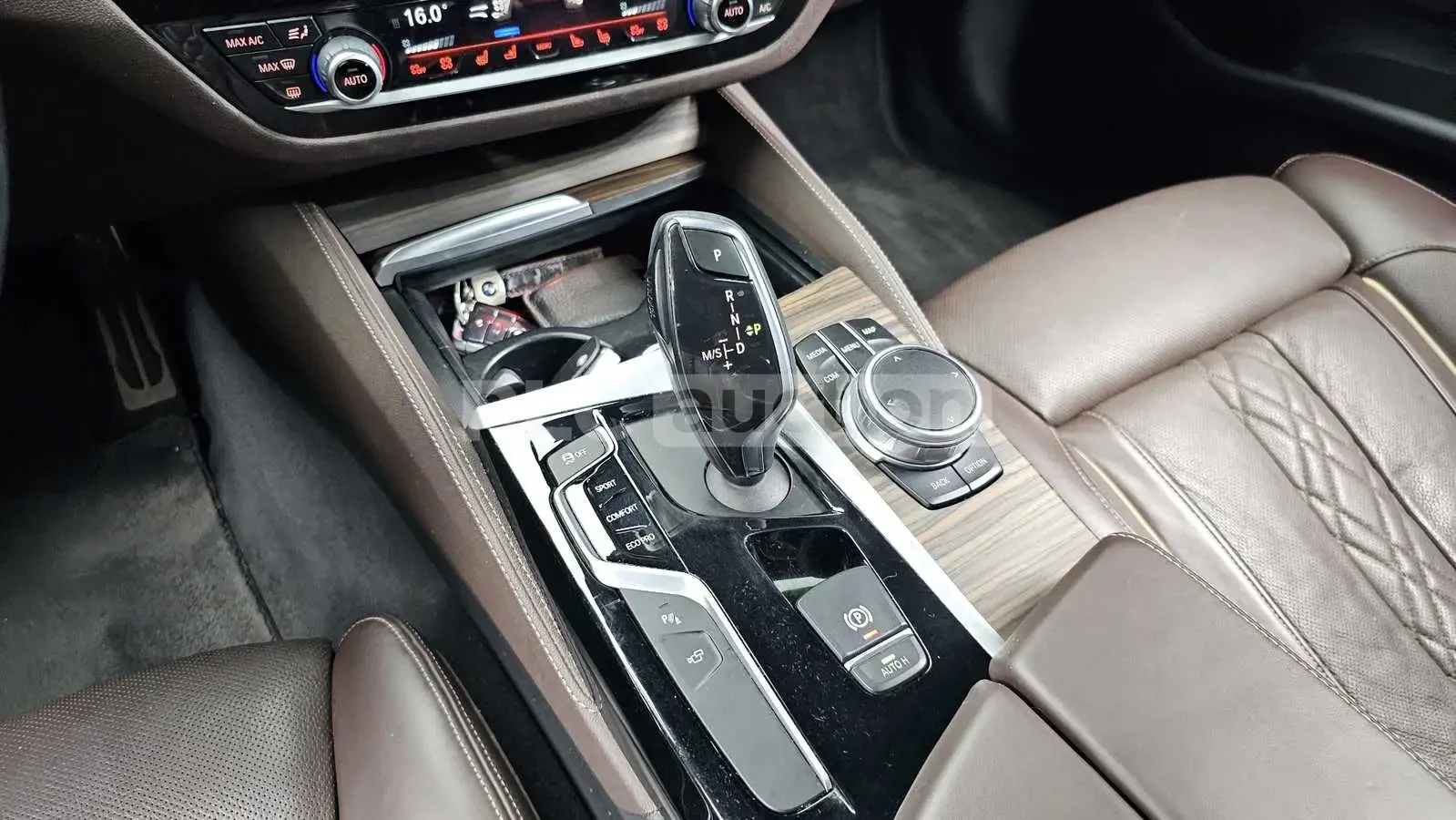 BMW 530 XDRIVE HEAD UP/360#PANO# #УНИКАТ# !FULL!, снимка 8 - Автомобили и джипове - 55187737