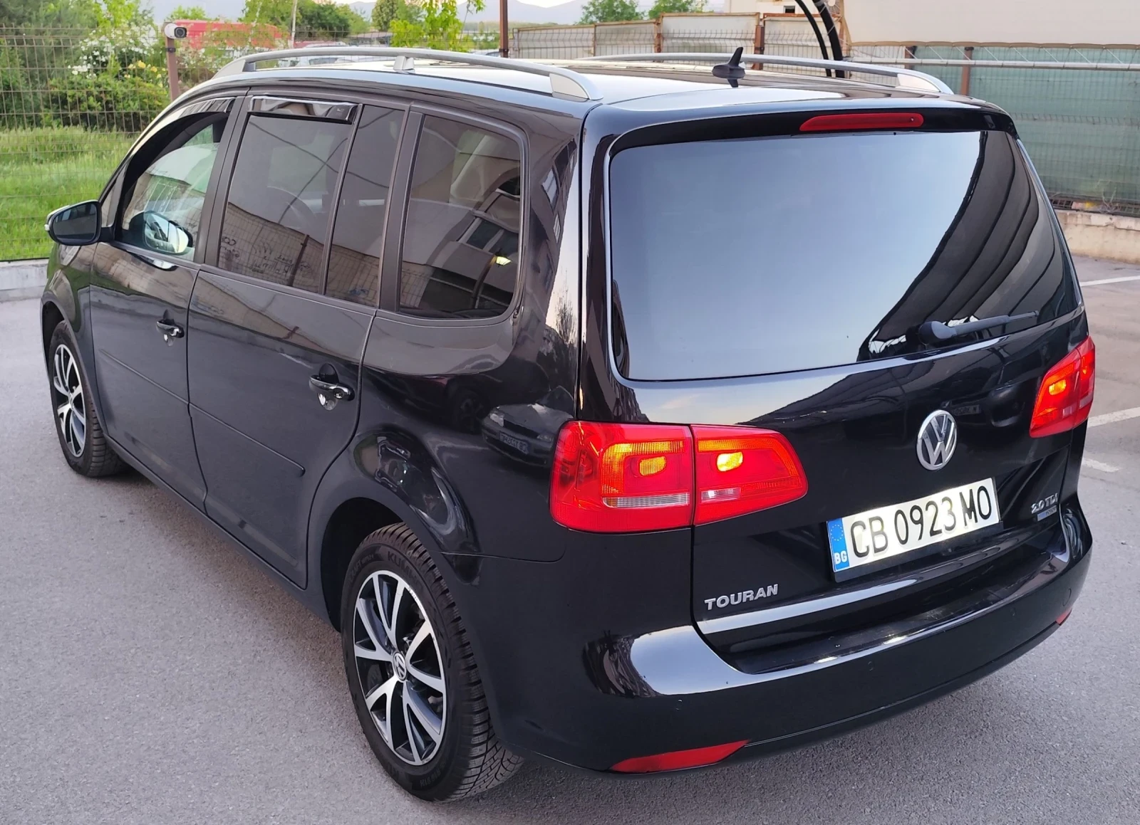 VW Touran, снимка 6 - Автомобили и джипове - 56040819