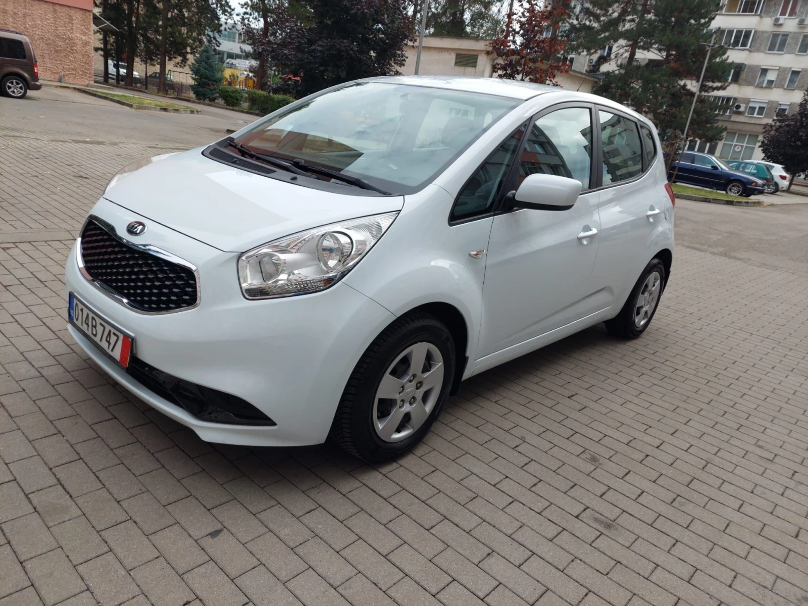 Kia Venga 1.4i 70000km FACELIFT НОВА , снимка 3 - Автомобили и джипове - 56274289