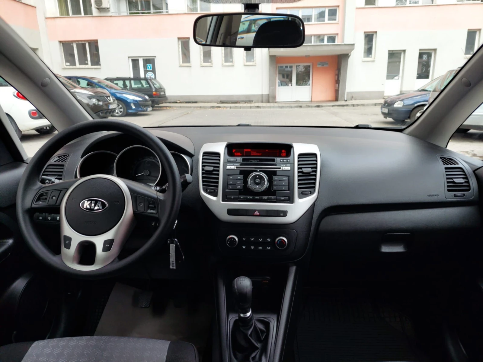 Kia Venga 1.4i 70000km FACELIFT НОВА , снимка 9 - Автомобили и джипове - 56274289