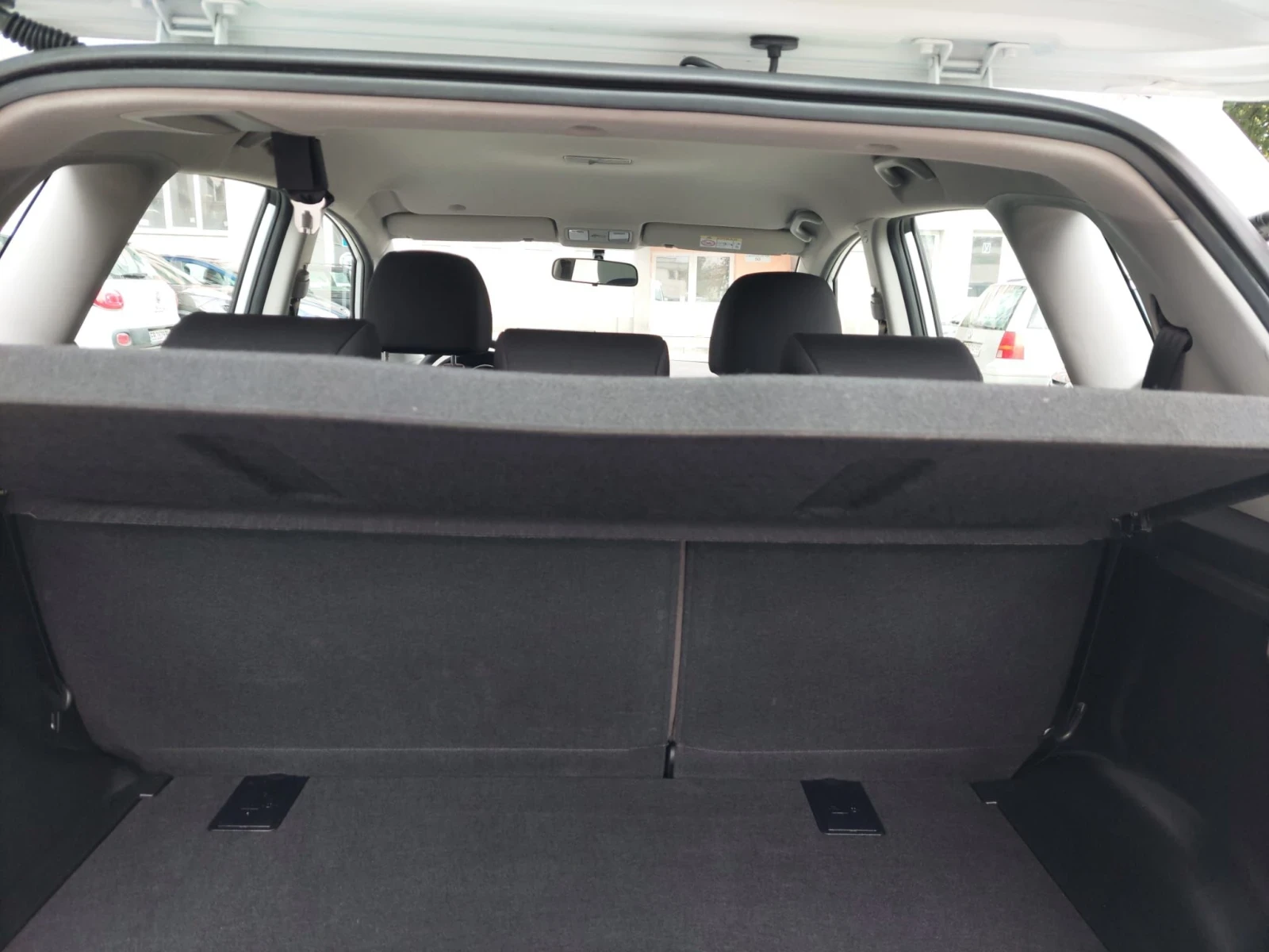 Kia Venga 1.4i 70000km FACELIFT НОВА , снимка 17 - Автомобили и джипове - 56274289