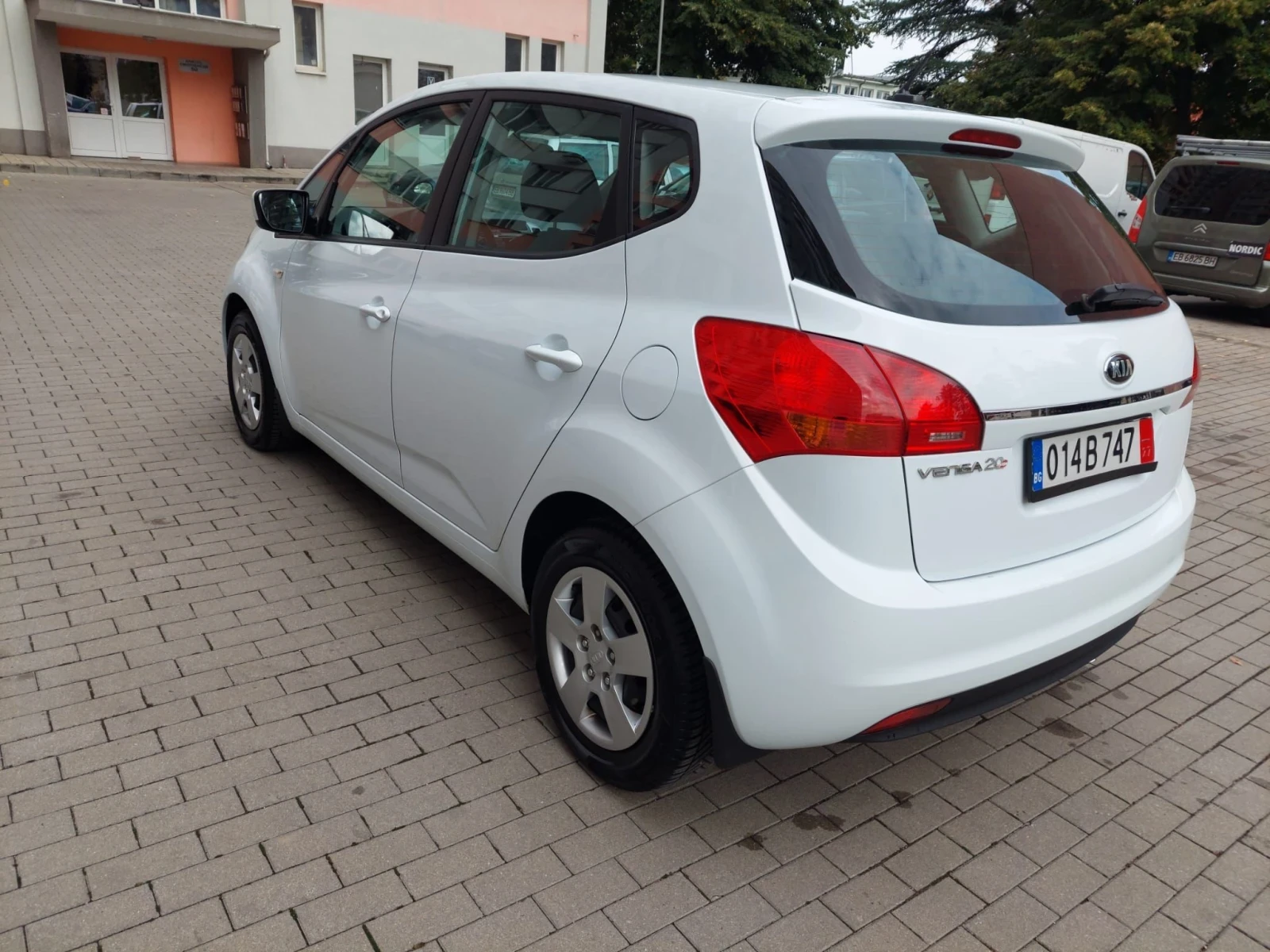 Kia Venga 1.4i 70000km FACELIFT НОВА , снимка 8 - Автомобили и джипове - 56274289