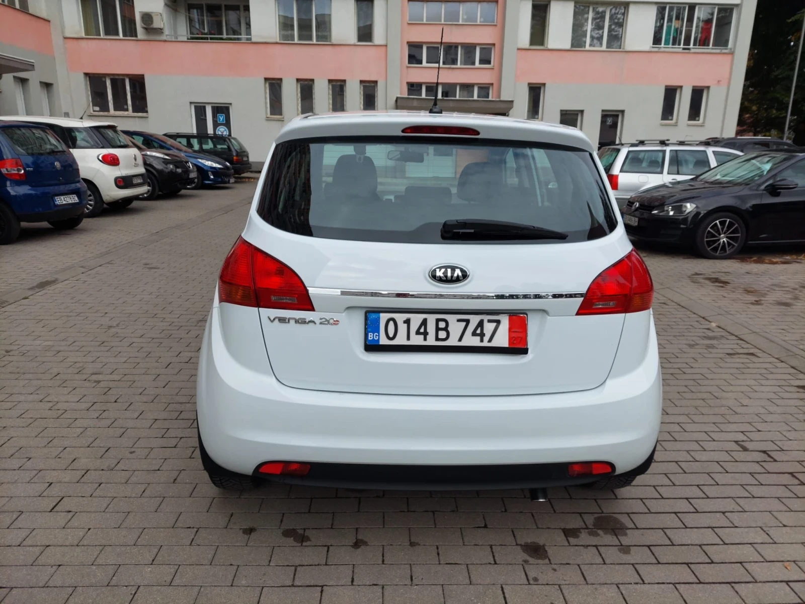 Kia Venga 1.4i 70000km FACELIFT НОВА , снимка 7 - Автомобили и джипове - 56274289