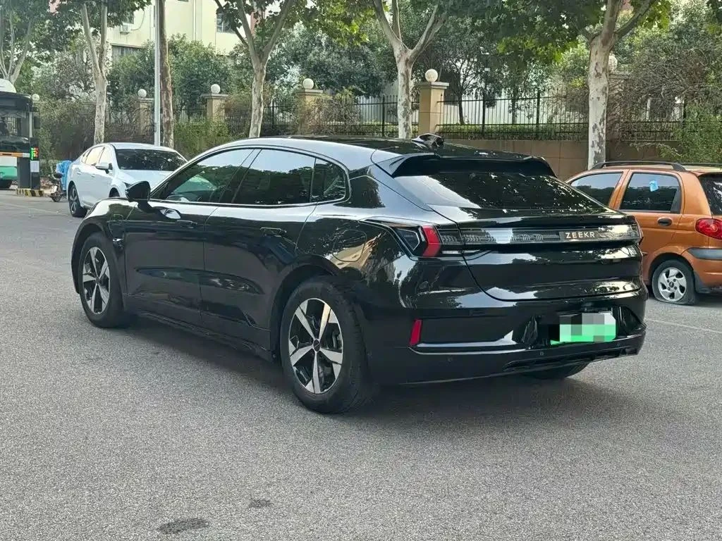 Zeekr 001, снимка 9 - Автомобили и джипове - 56714957