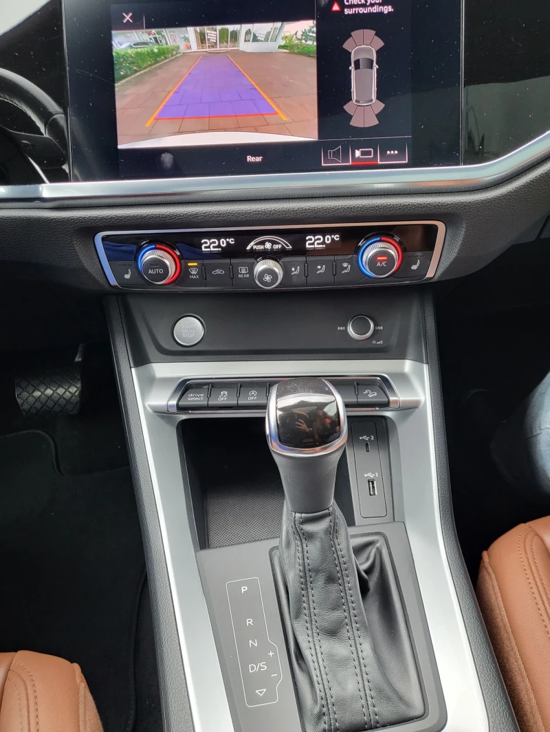 Audi Q3 2.0 TFSI, снимка 15 - Автомобили и джипове - 52030324