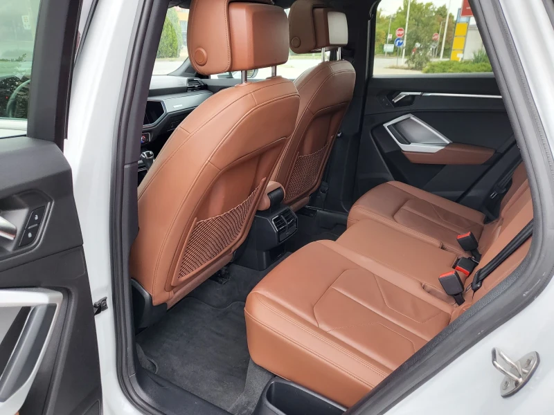 Audi Q3 2.0 TFSI, снимка 12 - Автомобили и джипове - 52030324
