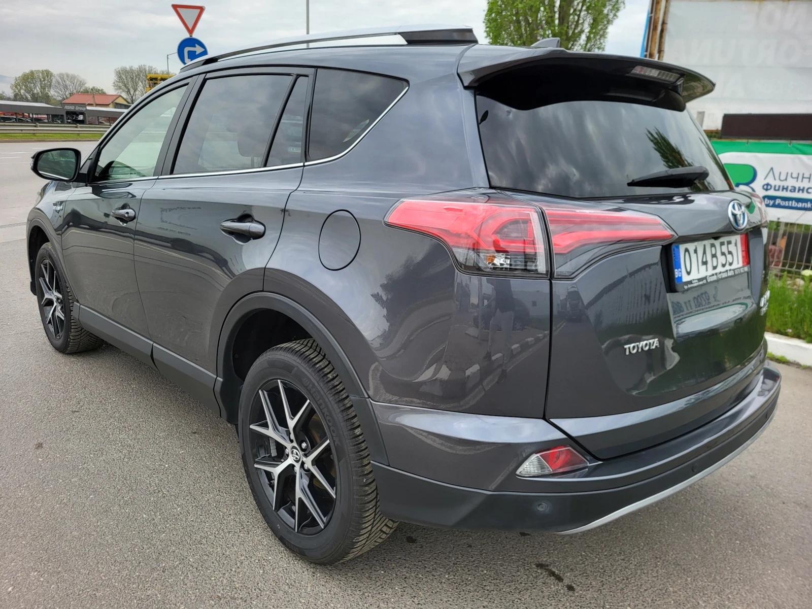 Toyota Rav4 2.5 HYBRID FWD EURO 6 НОВ ВНОС НАЛИЧЕН - изображение 7