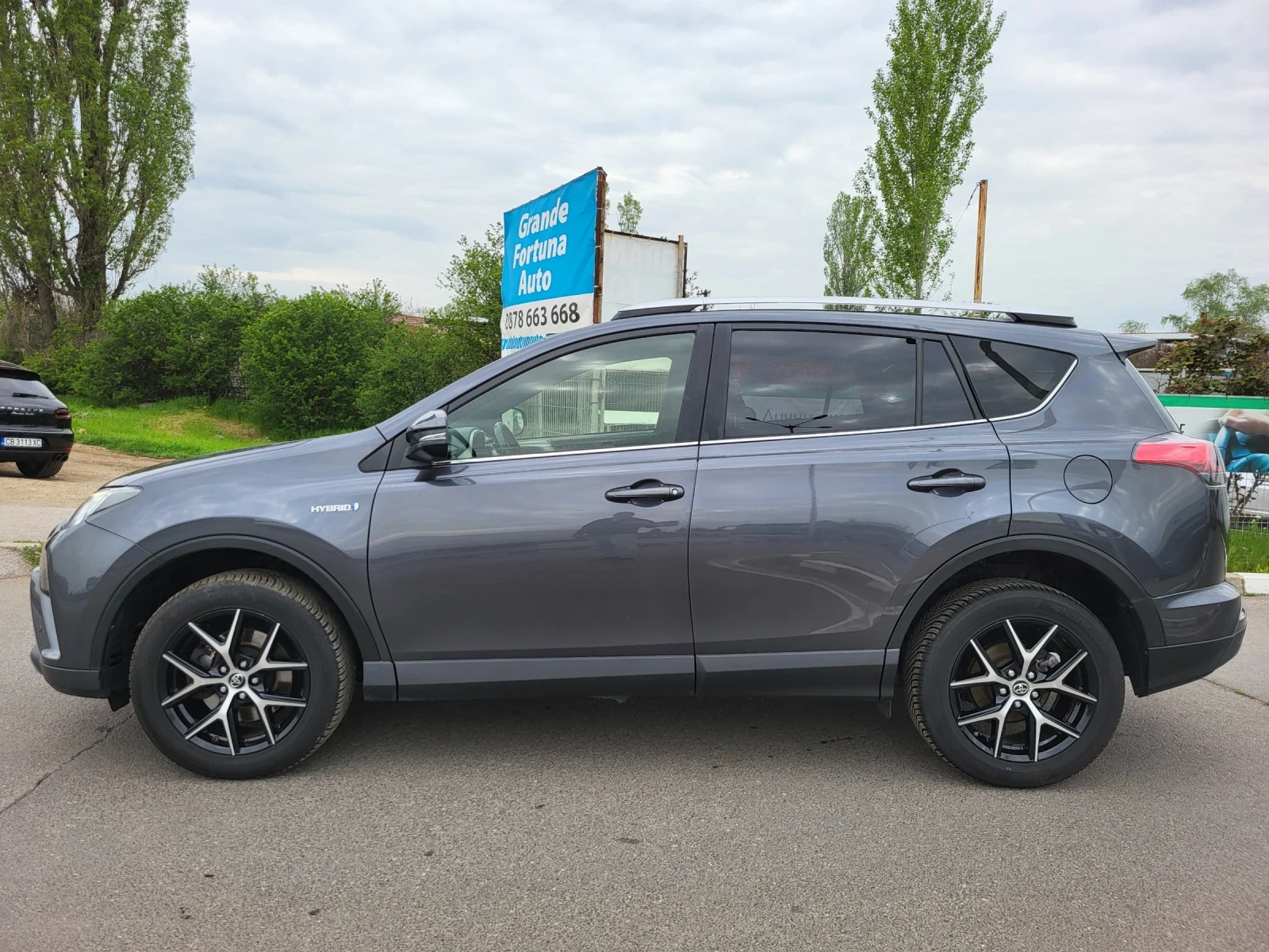 Toyota Rav4 2.5 HYBRID FWD EURO 6 НОВ ВНОС НАЛИЧЕН - изображение 8