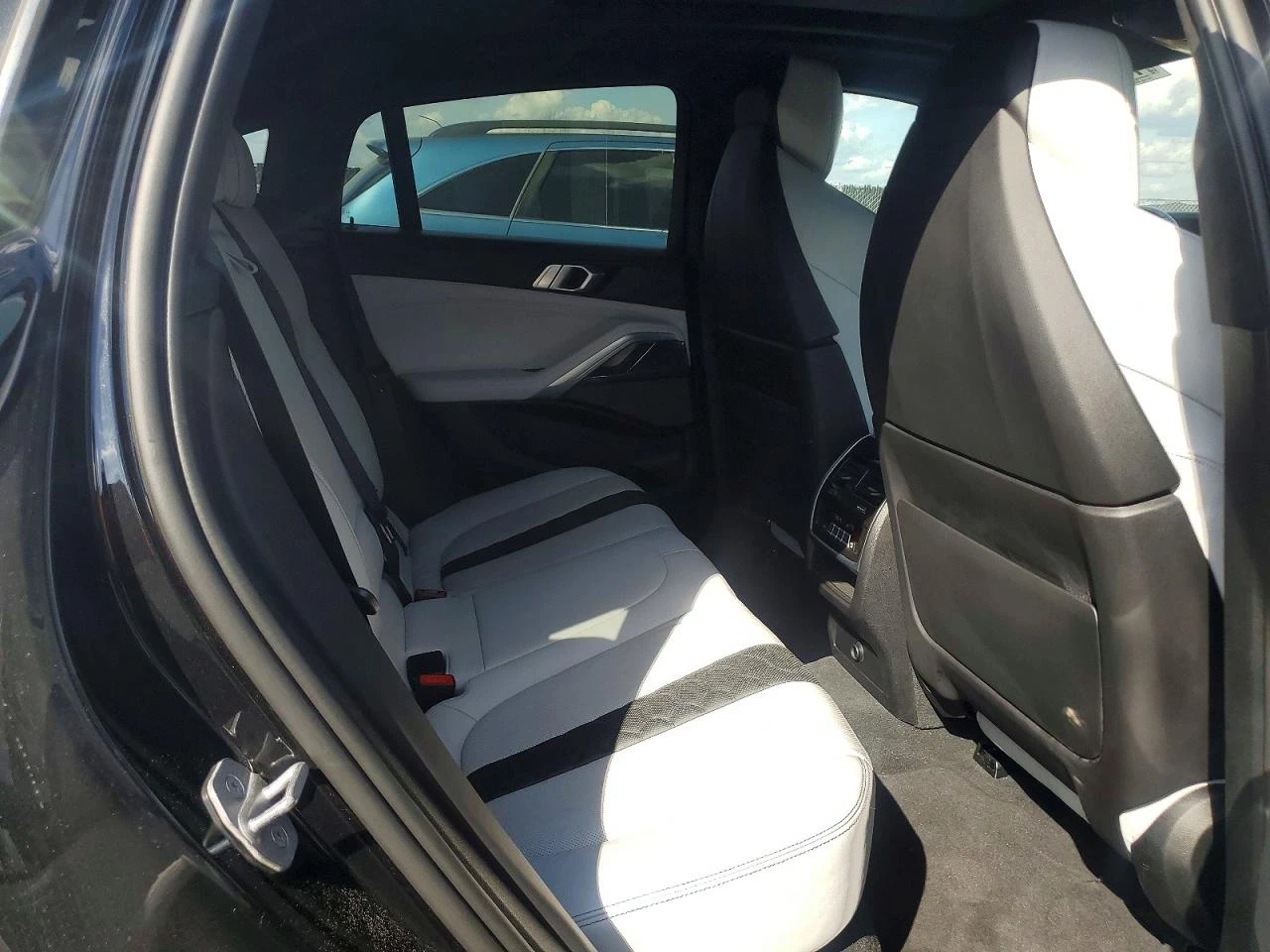 BMW X6 M* HARMAN* 360 CAM* AMBIENT* PANO, снимка 11 - Автомобили и джипове - 53825809